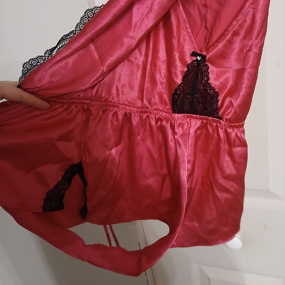 Victoria's Secret Pink with Black Lace Trim Satin-Like Polyester Teddy Size M - Picture 3 of 5